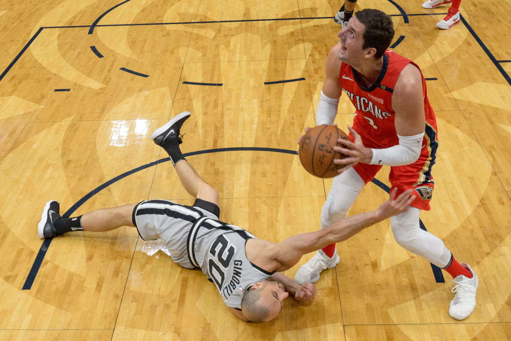 no.pelicansspurs.041218.003